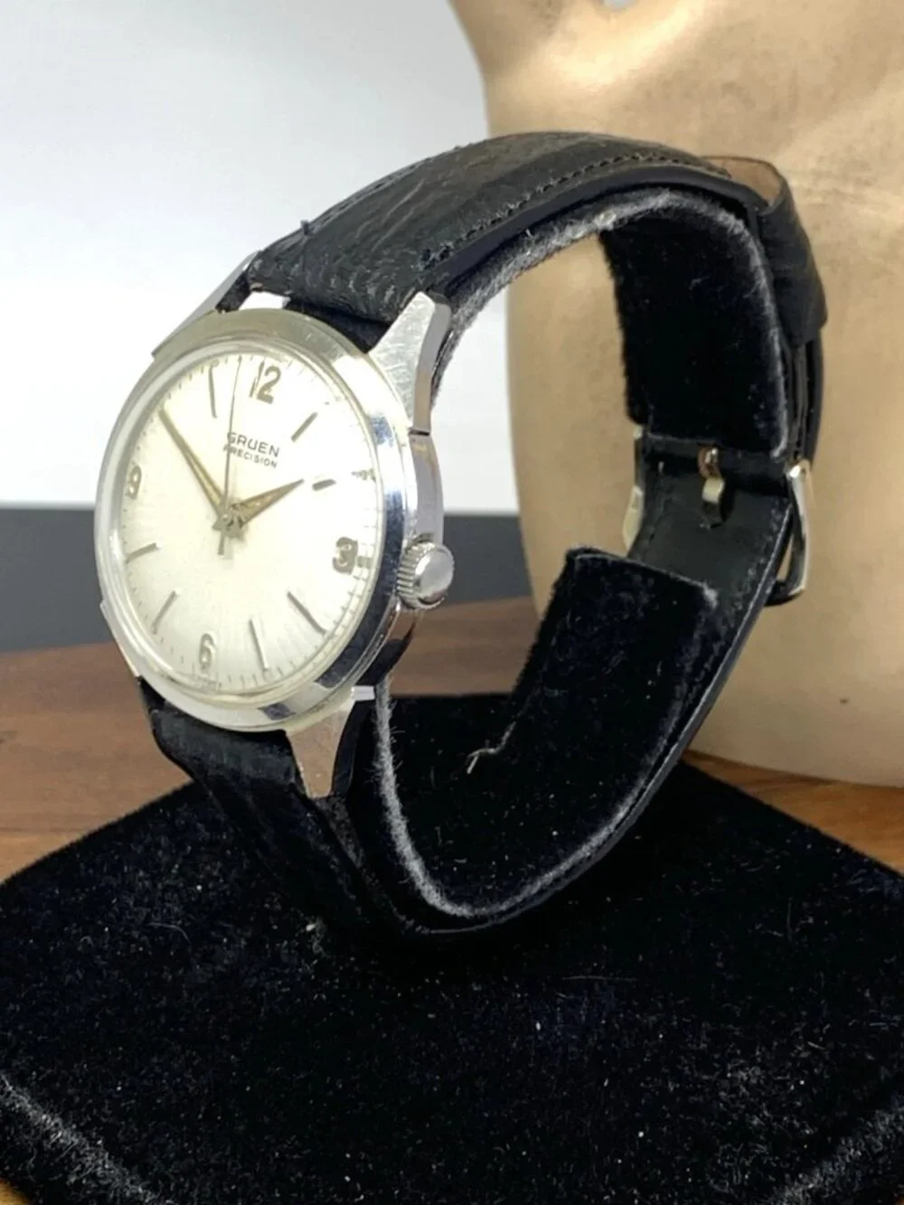 Gruen Men's Watch Vintage Manual 515SS Silver Dial Black Leather Strap 32mm
